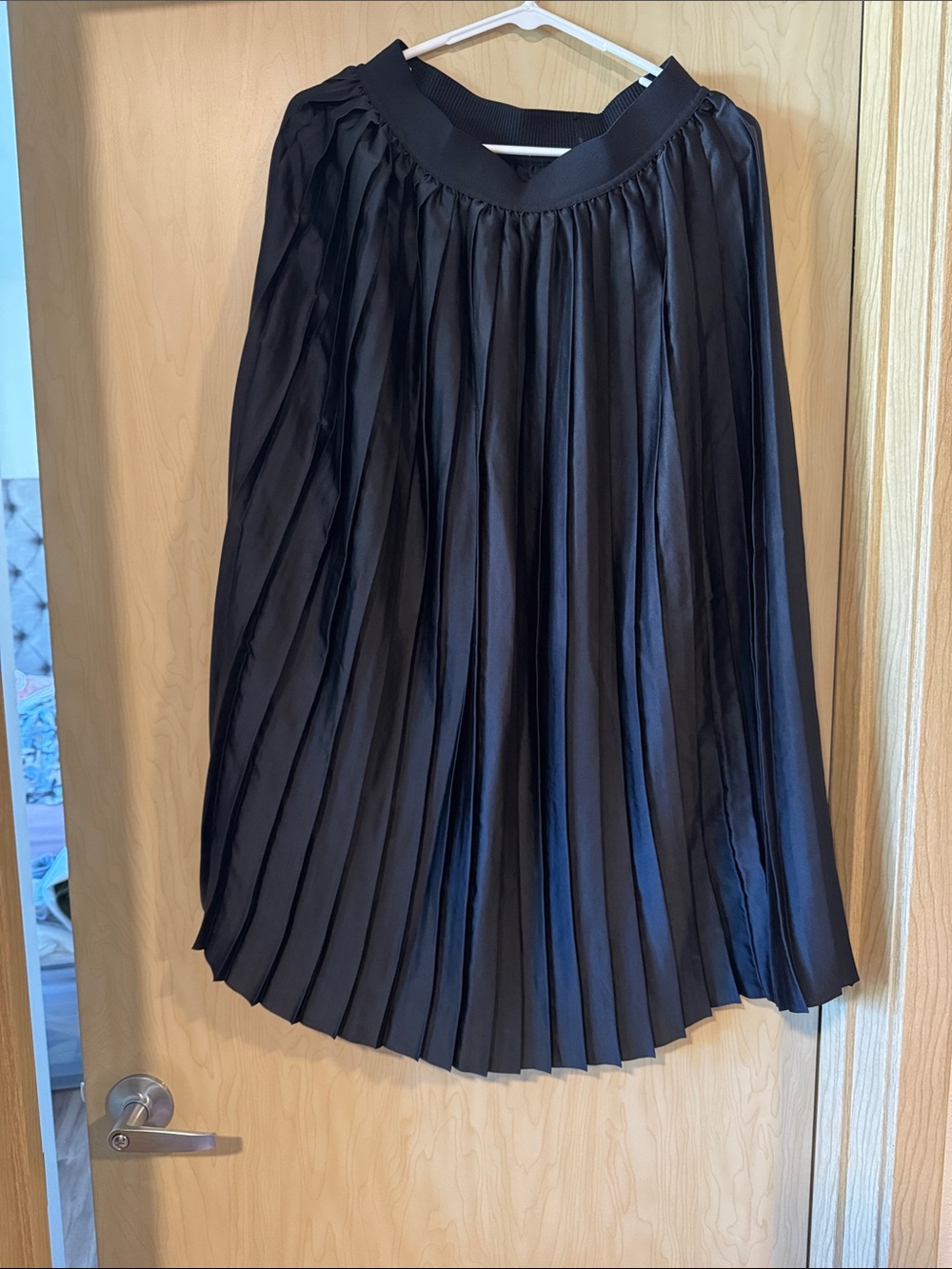 lululemon athletica Black Pleated A-Line Midi Skirt